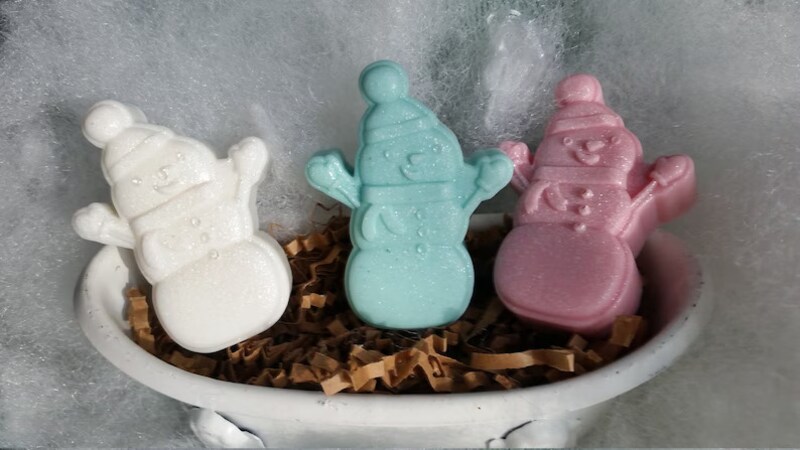 Snowman Soap - Snowman, Guest Soap, Holiday Soap, Gift Ideas, Winter, Snow, Teacher gifts, Stocking Stuffers, Snowmen, Cute Soaps